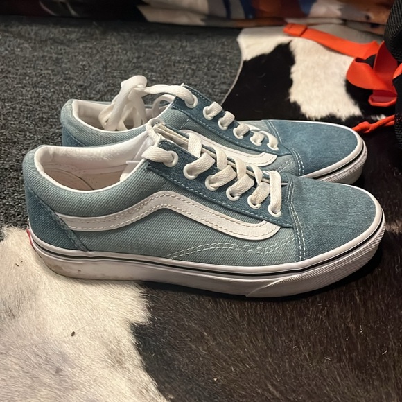 Sneakers - Picture 2 of 3